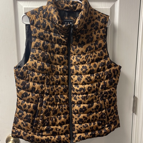GAP UPCYCLED PUFFER WOMENS VEST SIZE LARGE - Picture 2 of 5
